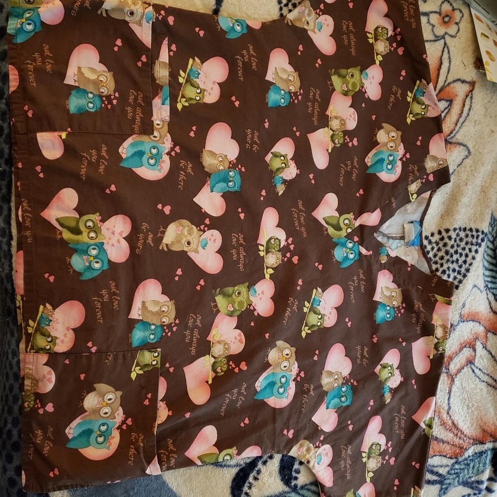 Cherokee Scrub HQ Top "Owl Love"